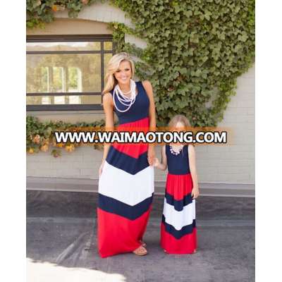 Wholesale mother and daughter's long dress for beach travel fashion red and navy