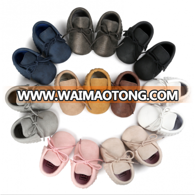 Wholesale antiskid shoes retro baby soft sole moccasins for 0-1 years old